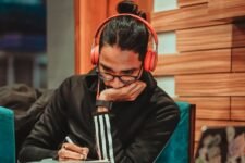 What’s this song? How to easily find out what song you’re listening to